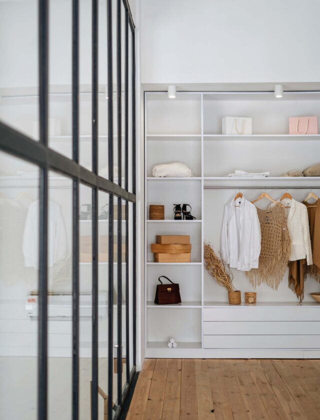 Les dernières tendances en matière d'armoires pour une chambre élégante